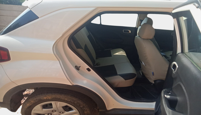2020 Hyundai VENUE S 1.2, Petrol, Manual, 20,358 km, interior