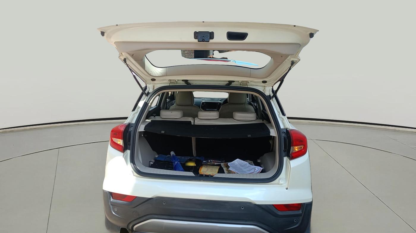 2021 Mahindra XUV300 W8 (O) 1.5 DIESEL, Diesel, Manual, 45,501 km, exterior