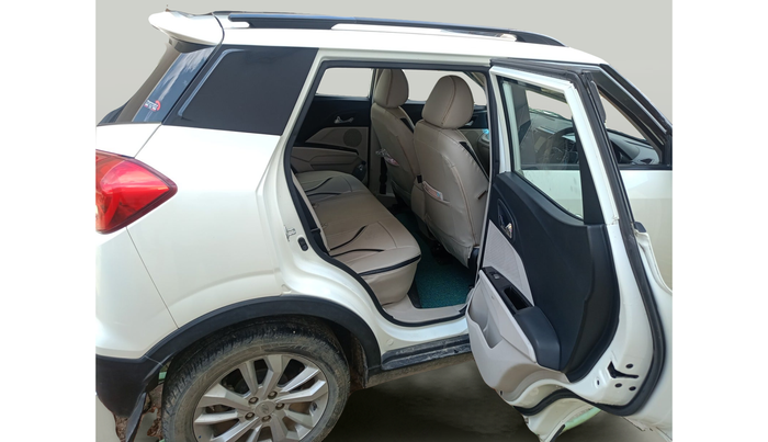 2021 Mahindra XUV300 W8 (O) 1.5 DIESEL, Diesel, Manual, 45,501 km, interior