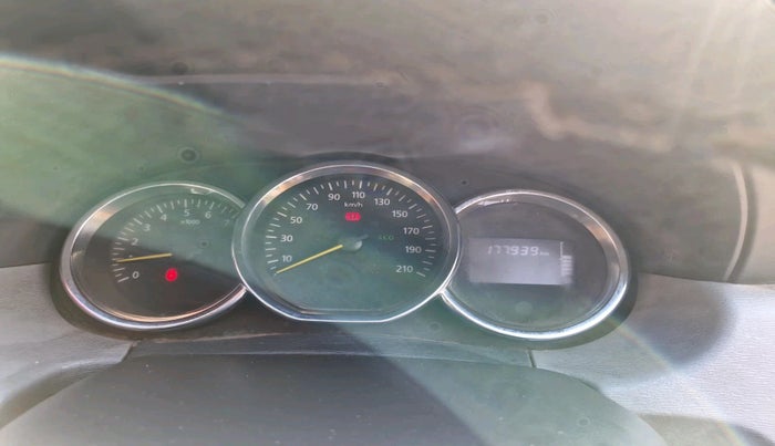 2014 Renault Duster 110 PS RXZ 4X4 MT DIESEL, Diesel, Manual, 1,77,939 km, interior