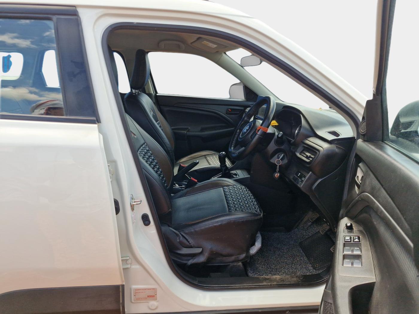 2024 Maruti BREZZA LXI, Petrol, Manual, 10,149 km, interior