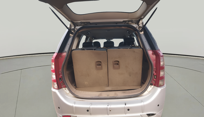 2014 Mahindra XUV500 W4, Diesel, Manual, 1,79,643 km, exterior