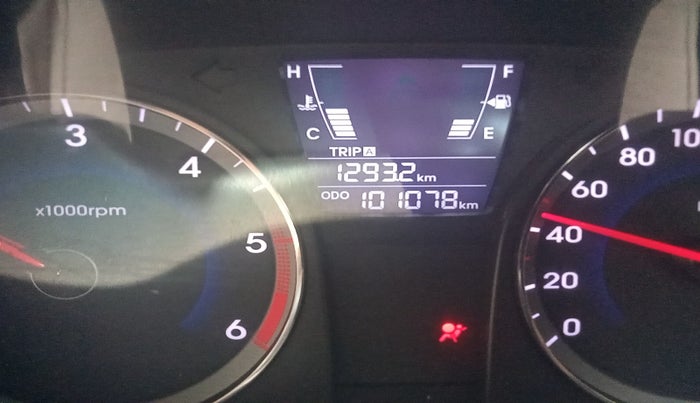 2011 Hyundai Verna FLUIDIC 1.6 CRDI EX, Diesel, Manual, 1,01,078 km, interior