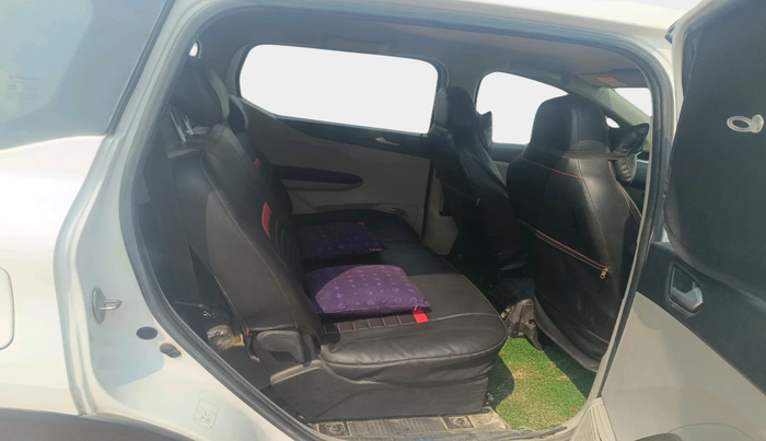 2021 Renault TRIBER RXZ, Petrol, Manual, 99,163 km, interior