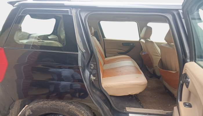 2015 Mahindra TUV300 T6, Diesel, Manual, 1,67,048 km, interior