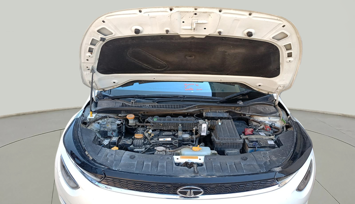 2024 Tata ALTROZ XZ PLUS O SUNROOF CNG, Petrol, Manual, 26,484 km, exterior