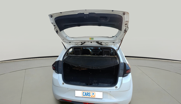 2024 Tata ALTROZ XZ PLUS O SUNROOF CNG, Petrol, Manual, 26,484 km, exterior