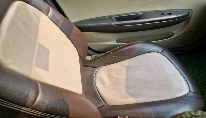 2011 Hyundai i20 MAGNA 1.2, Petrol, Manual, 1,52,265 km, interior