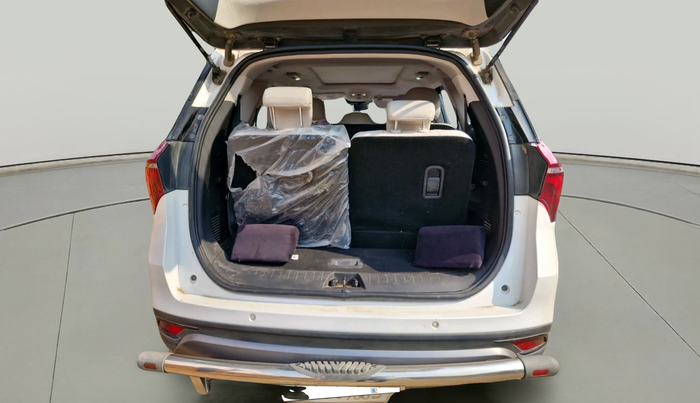 2022 Mahindra XUV700 AX 7 D AT AWD 7 STR, Diesel, Automatic, 75,819 km, exterior