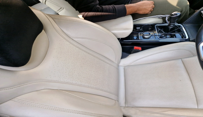 2022 Mahindra XUV700 AX 7 LUXURY D MT 7 STR, Diesel, Manual, 1,10,903 km, interior