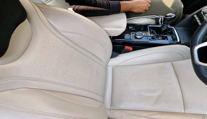 2022 Mahindra XUV700 AX 7 LUXURY D MT 7 STR, Diesel, Manual, 1,10,903 km, interior