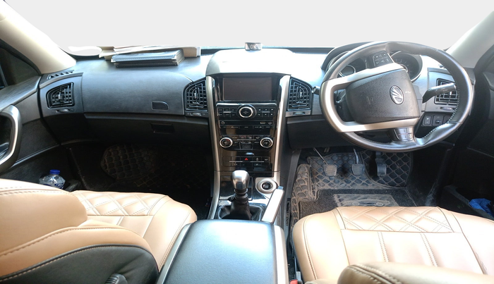 2019 Mahindra XUV500 W9, Diesel, Manual, 1,08,074 km, interior