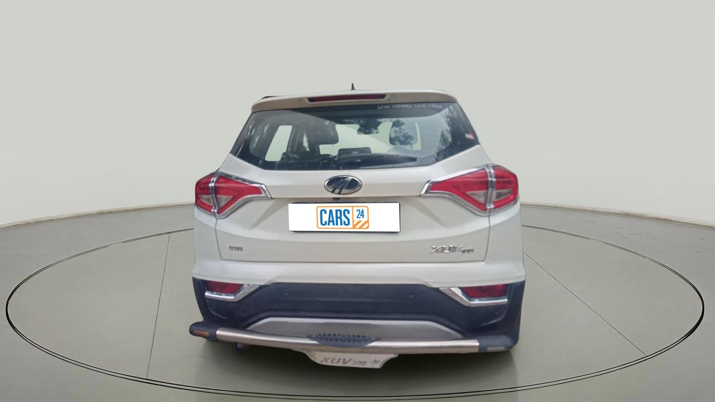 2020 Mahindra XUV300 W8 (O) 1.5 DIESEL, Diesel, Manual, 1,08,653 km, exterior