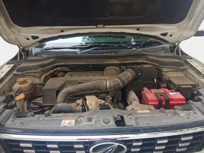 2020 Mahindra XUV300 W8 (O) 1.5 DIESEL, Diesel, Manual, 1,08,653 km, exterior