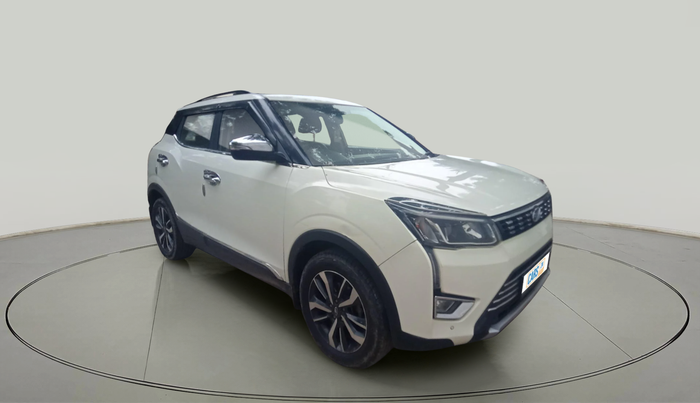 2020 Mahindra XUV300 W8 (O) 1.5 DIESEL, Diesel, Manual, 1,08,653 km, exterior
