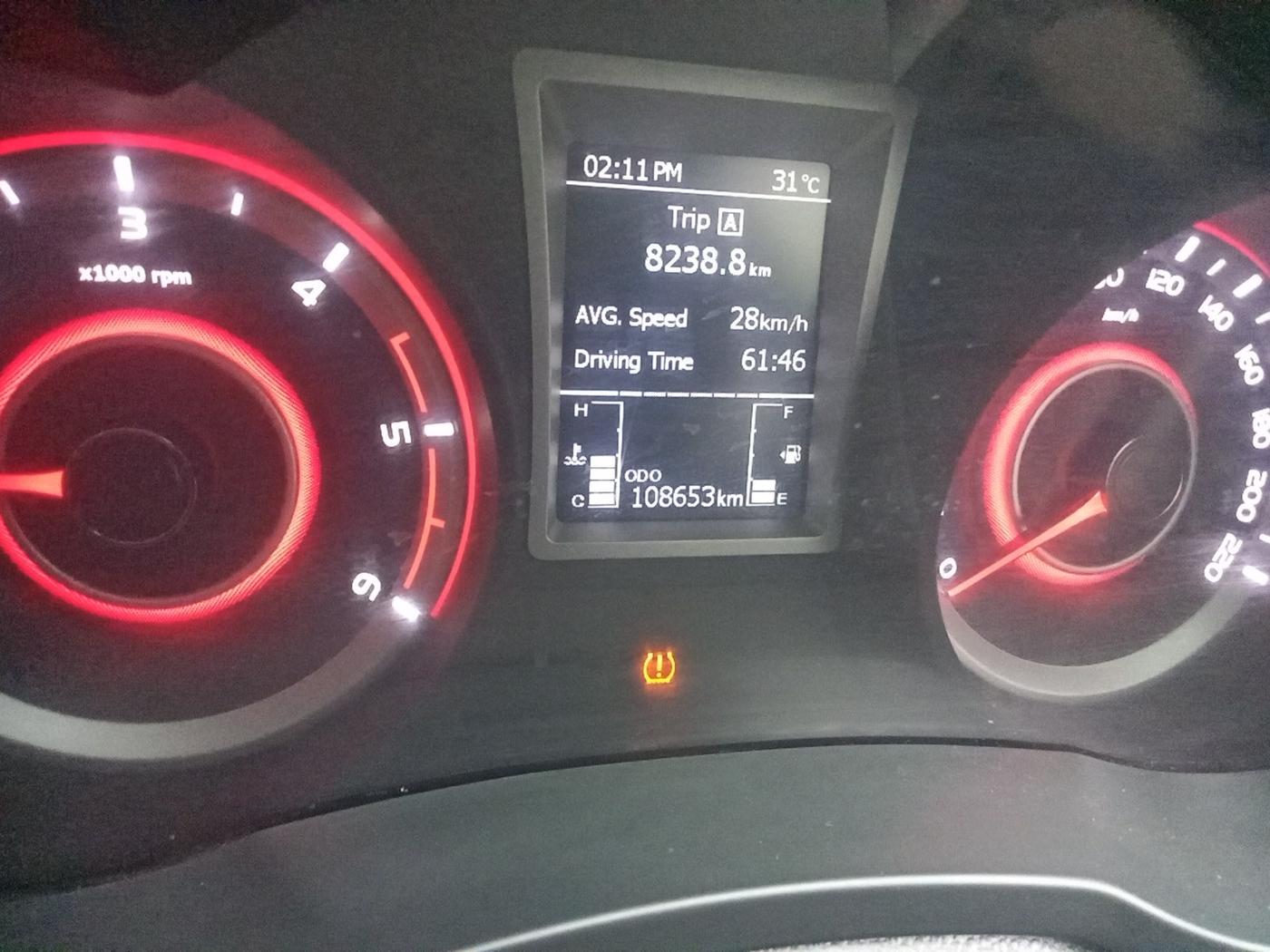 2020 Mahindra XUV300 W8 (O) 1.5 DIESEL, Diesel, Manual, 1,08,653 km, interior