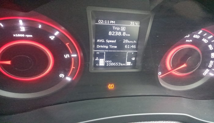 2020 Mahindra XUV300 W8 (O) 1.5 DIESEL, Diesel, Manual, 1,08,653 km, interior