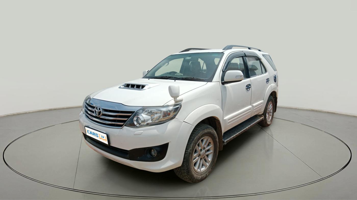 2014 Toyota Fortuner 3.0 4X2 MT, Diesel, Manual, 2,14,955 km, exterior