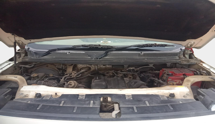 2018 Mahindra TUV300 T6 PLUS, Diesel, Manual, 99,358 km, exterior