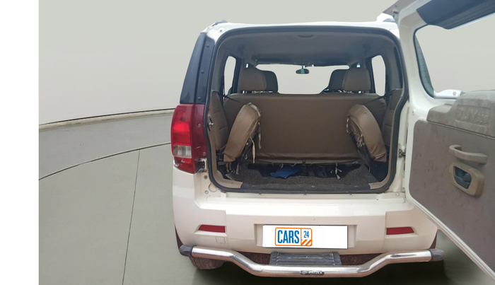 2018 Mahindra TUV300 T6 PLUS, Diesel, Manual, 99,358 km, exterior