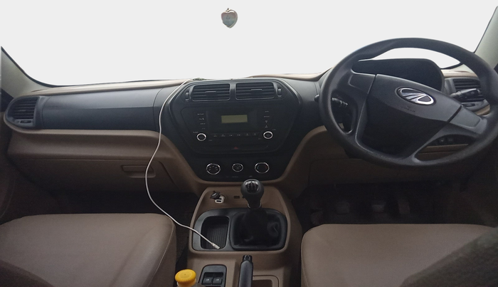 2018 Mahindra TUV300 T6 PLUS, Diesel, Manual, 99,358 km, interior