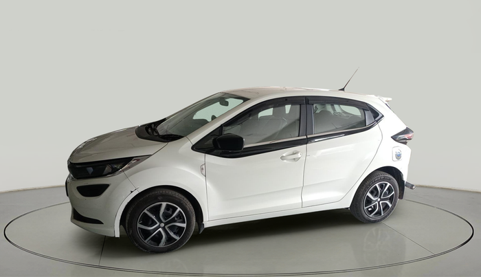 2024 Tata ALTROZ XM PLUS PETROL, Petrol, Manual, 9,212 km, exterior