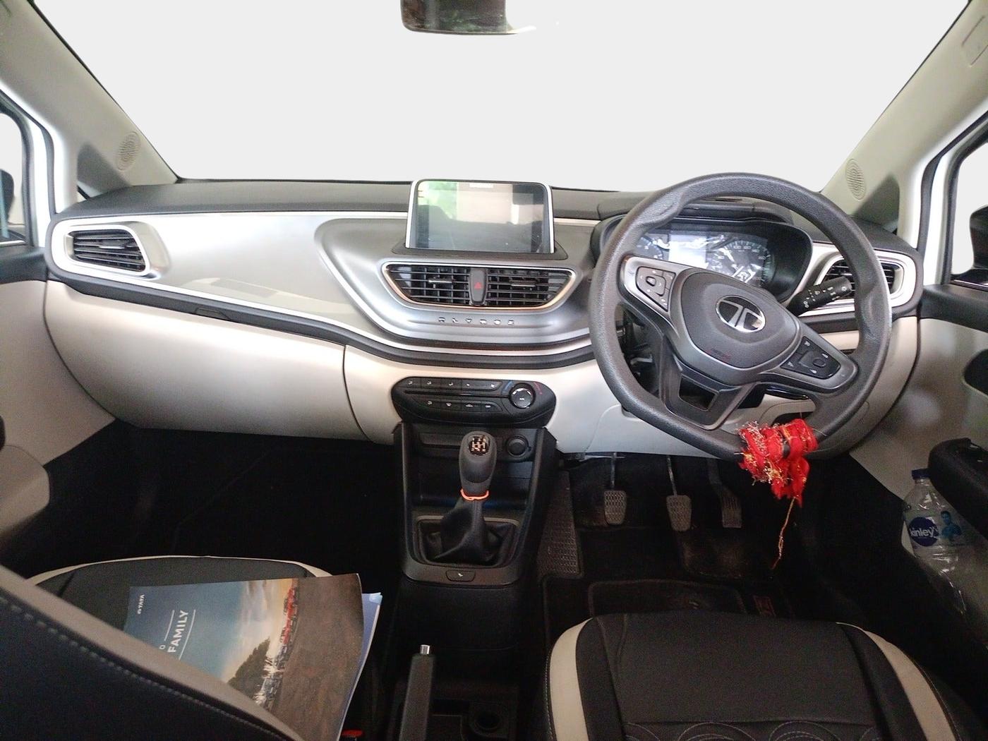 2024 Tata ALTROZ XM PLUS PETROL, Petrol, Manual, 9,212 km, interior