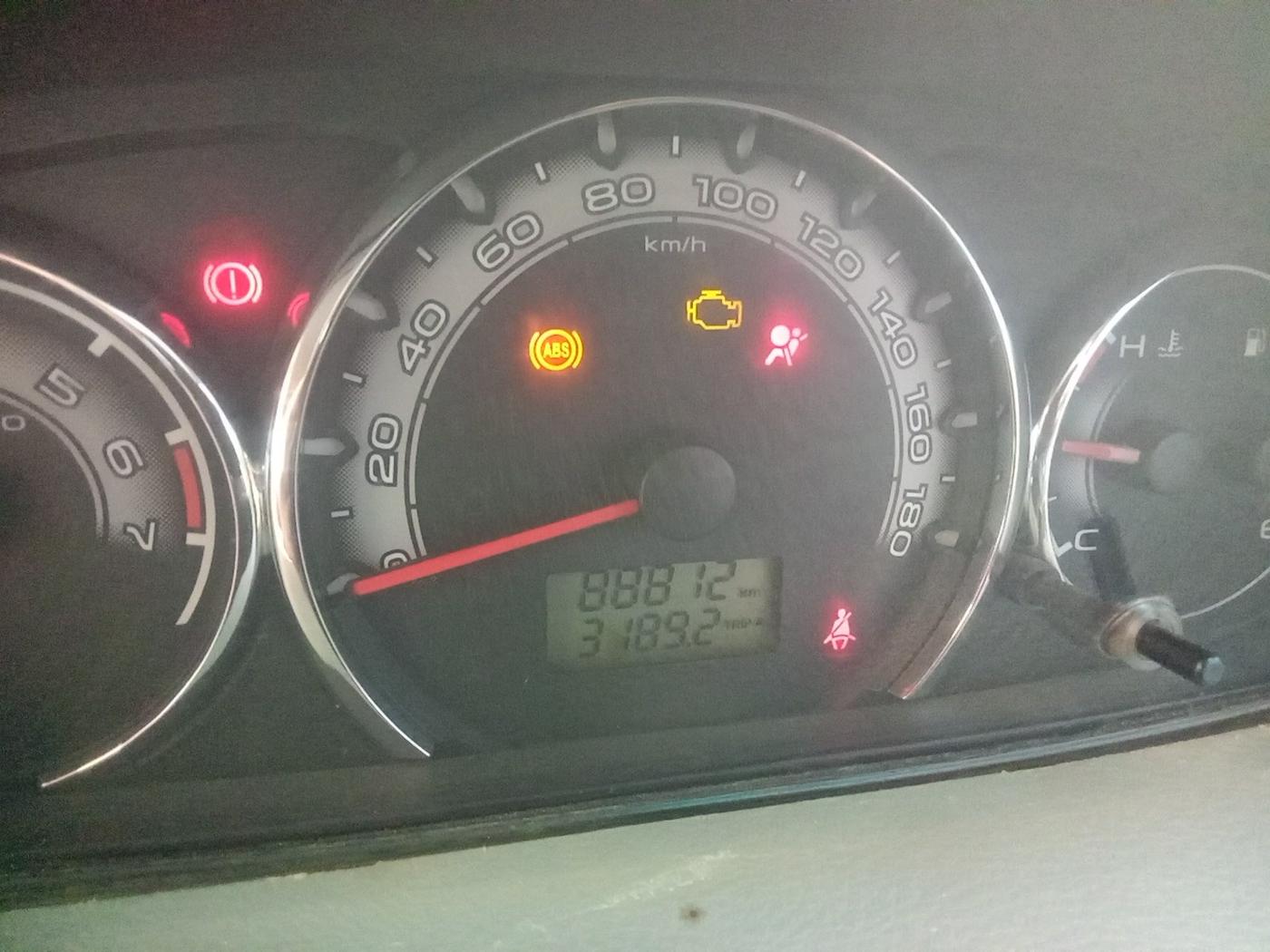 2016 Mahindra NUVOSPORT N6, Diesel, Manual, 88,812 km, interior