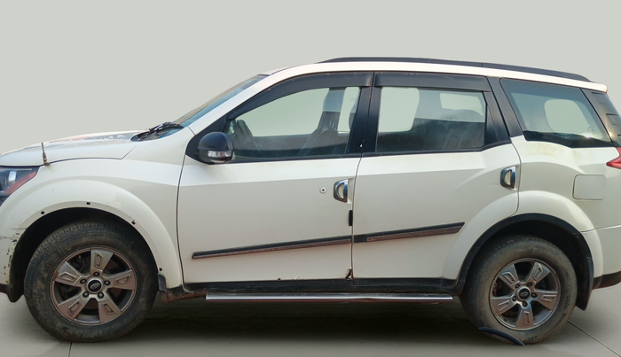 2012 Mahindra XUV500 W8, Diesel, Manual, 2,03,902 km, exterior