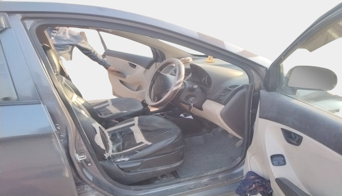 2014 Hyundai Eon ERA + LPG, Petrol, Manual, 1,52,631 km, interior