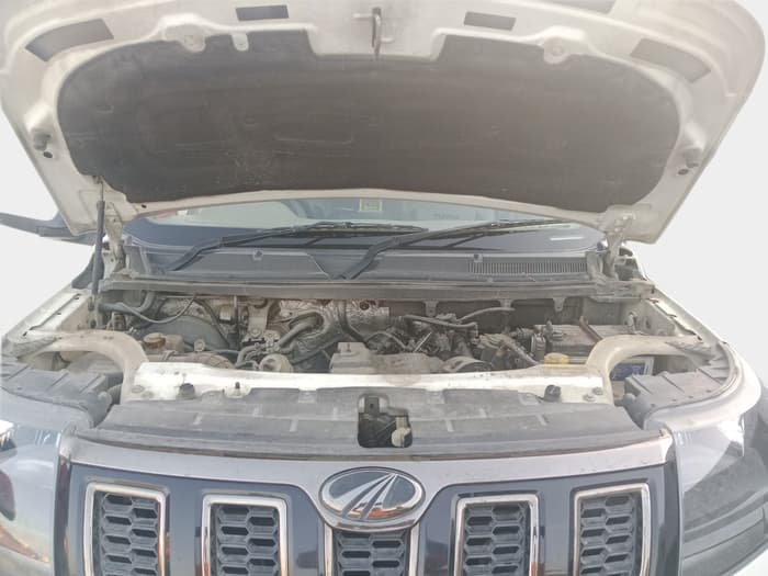 2020 Mahindra TUV300 T10, Diesel, Manual, 76,500 km, exterior