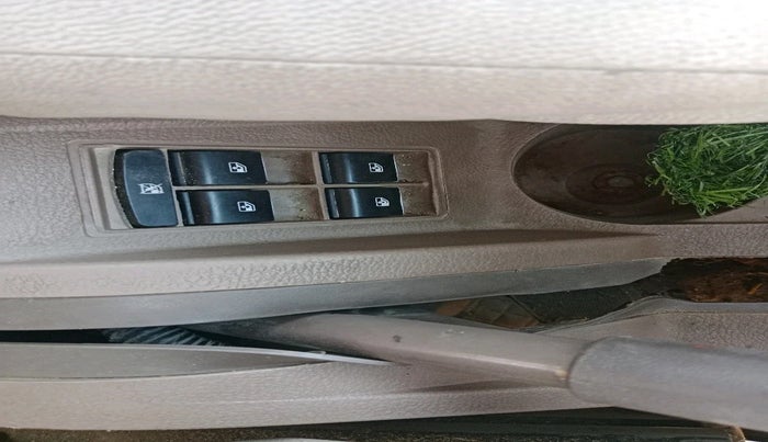 2015 Mahindra Bolero SLX BS-III, Diesel, Manual, 1,23,129 km, interior