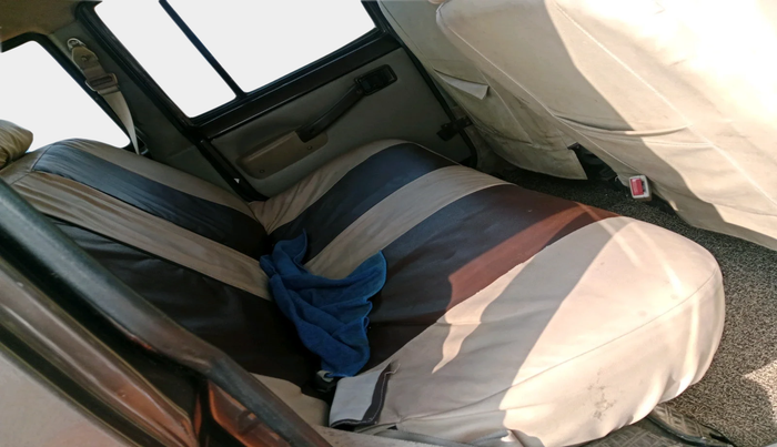 2015 Mahindra Bolero SLX BS-III, Diesel, Manual, 1,23,129 km, interior