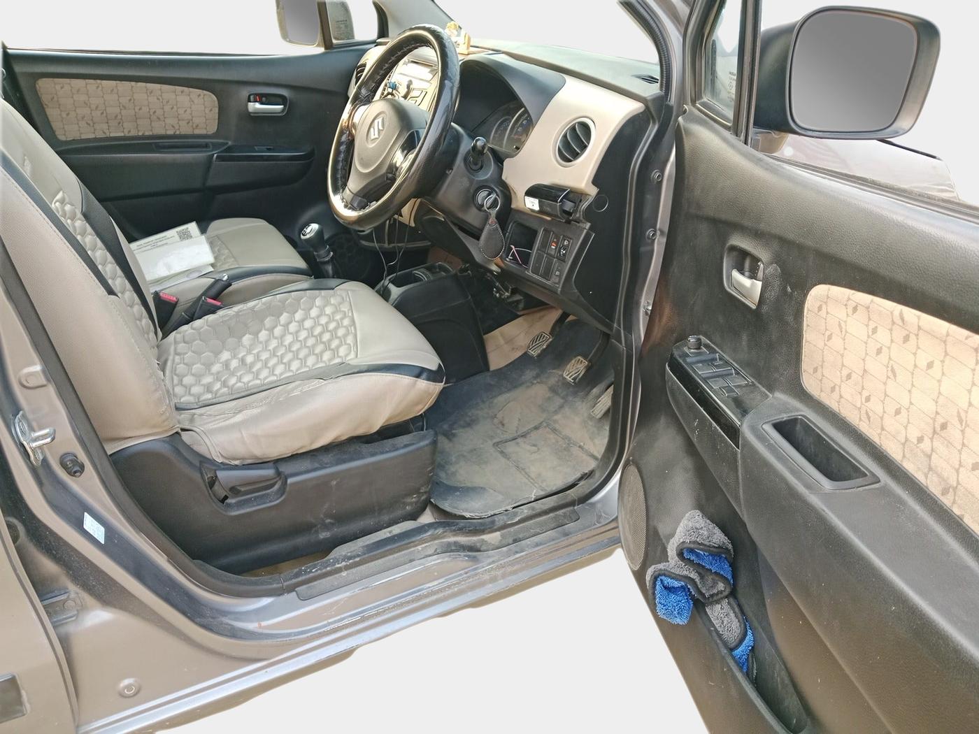 2017 Maruti Wagon R 1.0 VXI, Petrol, Manual, 1,11,956 km, interior