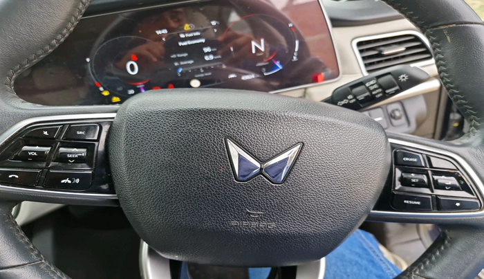 2023 Mahindra XUV700 AX 7 LUXURY D MT 7 STR, Diesel, Manual, 43,824 km, interior