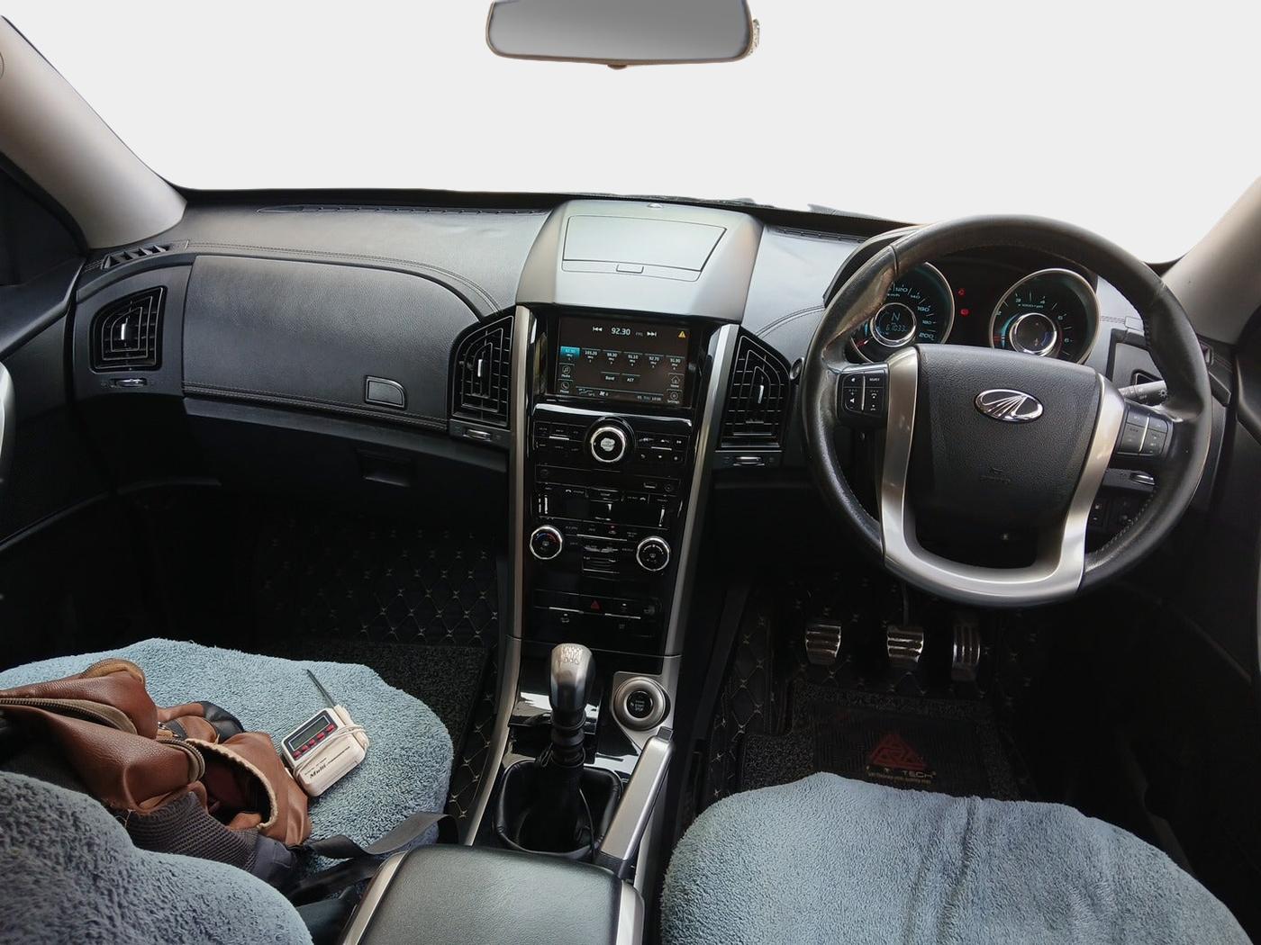2020 Mahindra XUV500 W11, Diesel, Manual, 61,033 km, interior