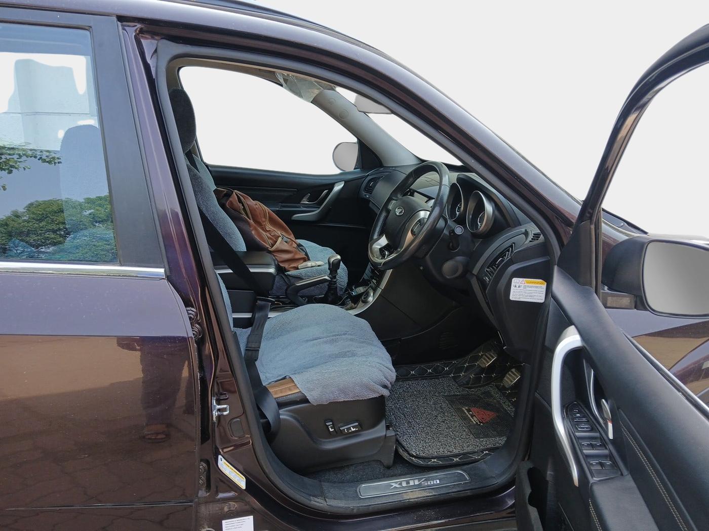 2020 Mahindra XUV500 W11, Diesel, Manual, 61,033 km, interior