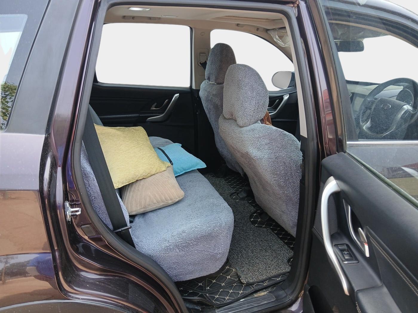 2020 Mahindra XUV500 W11, Diesel, Manual, 61,033 km, interior