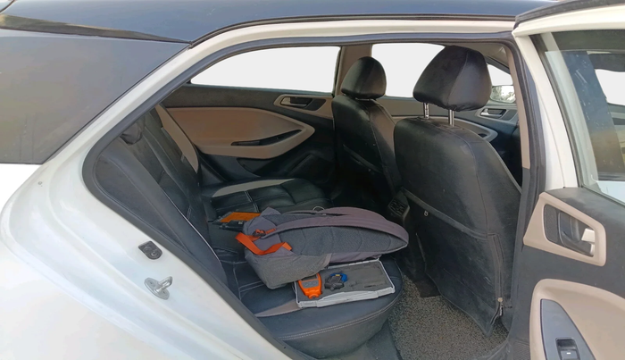 2015 Hyundai Elite i20 ASTA 1.2, CNG, Manual, 92,231 km, interior