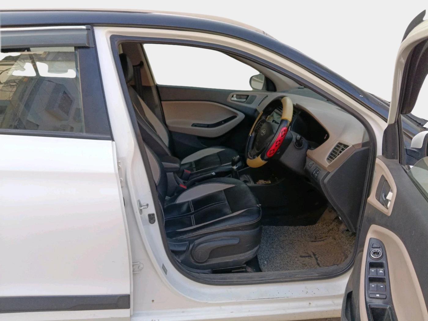 2015 Hyundai Elite i20 ASTA 1.2, CNG, Manual, 92,231 km, interior