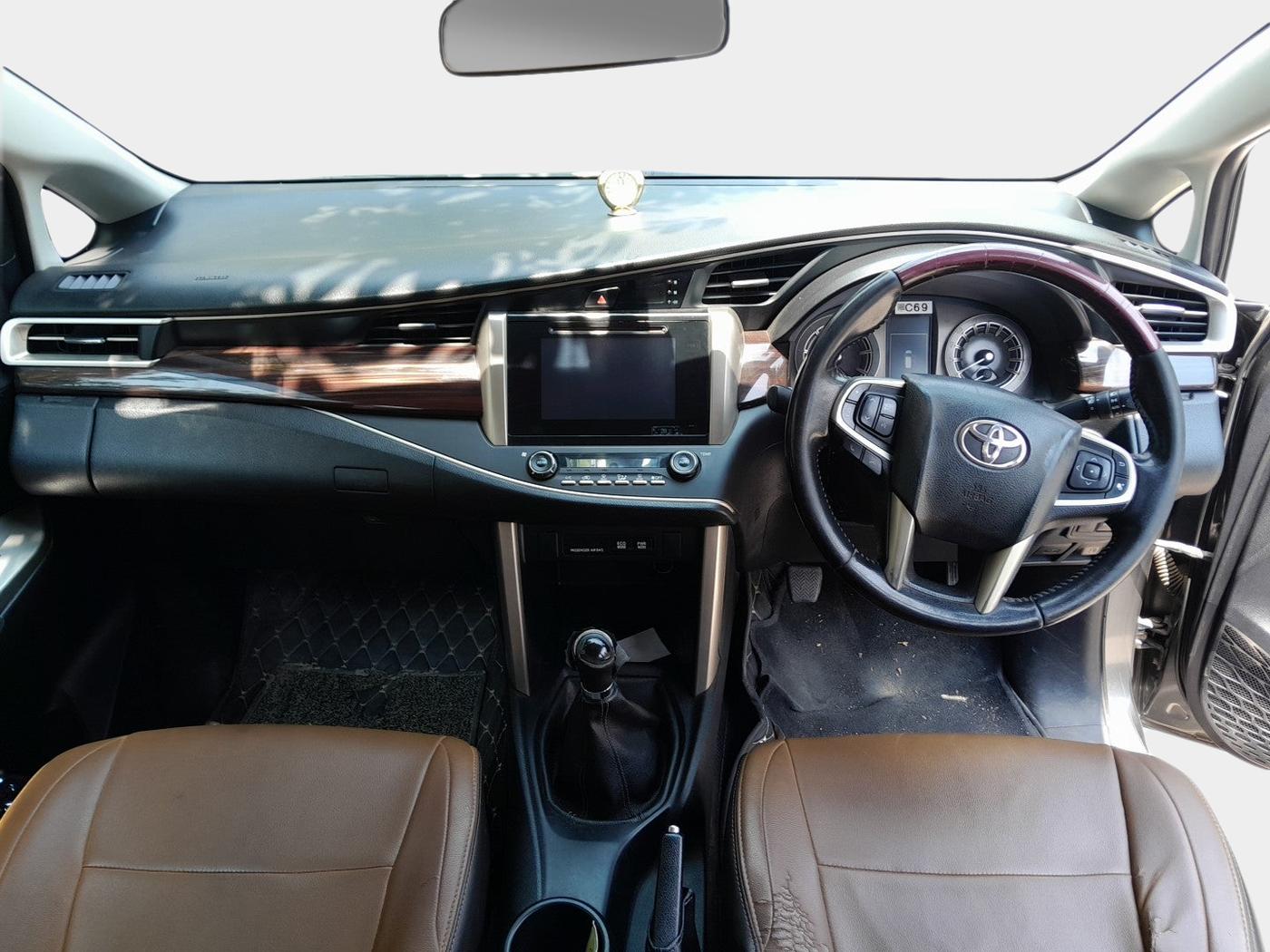 2018 Toyota Innova Crysta 2.4 VX 8 STR, Diesel, Manual, 3,05,491 km, interior