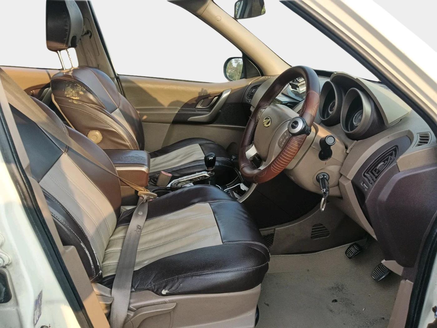 2014 Mahindra XUV500 W6, Diesel, Manual, 1,03,890 km, interior