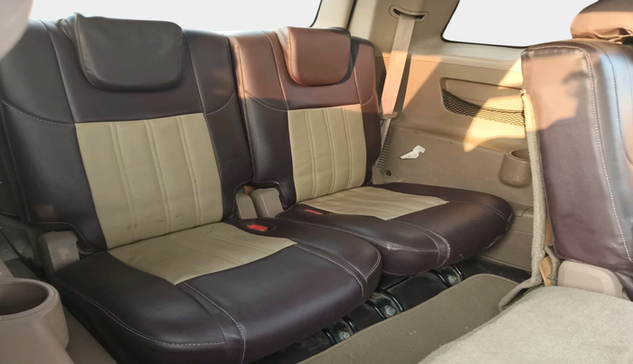 2014 Mahindra XUV500 W6, Diesel, Manual, 1,03,890 km, interior