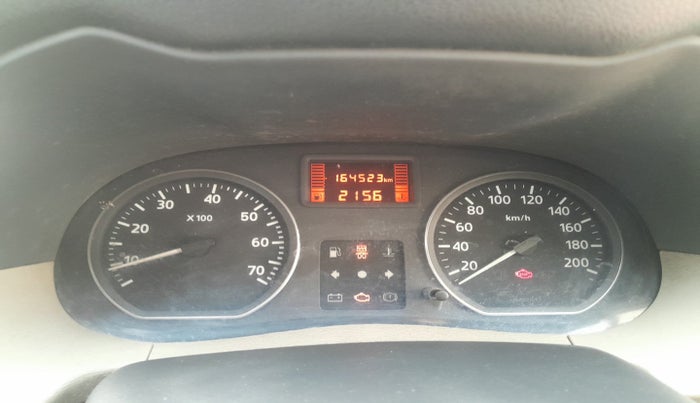 2014 Nissan Terrano XV D THP PREMIUM 110 PS, Diesel, Manual, 1,64,523 km, interior