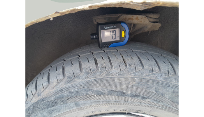 2011 Hyundai Accent GLE, Petrol, Manual, 1,30,180 km, tyre