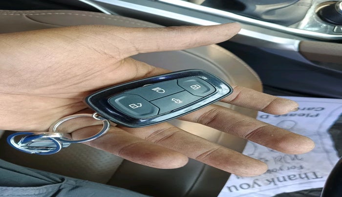 2019 Tata Harrier XZ 2.0L, Diesel, Manual, 95,151 km, interior