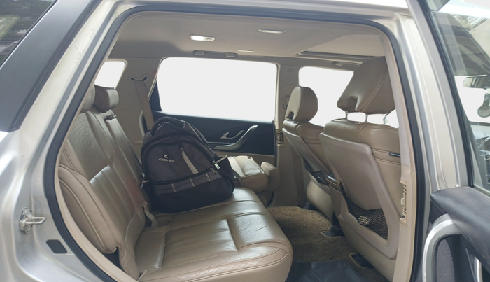 2016 Mahindra XUV500 W10, Diesel, Manual, 1,03,798 km, interior