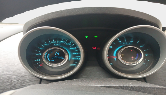 2016 Mahindra XUV500 W10, Diesel, Manual, 1,03,798 km, interior