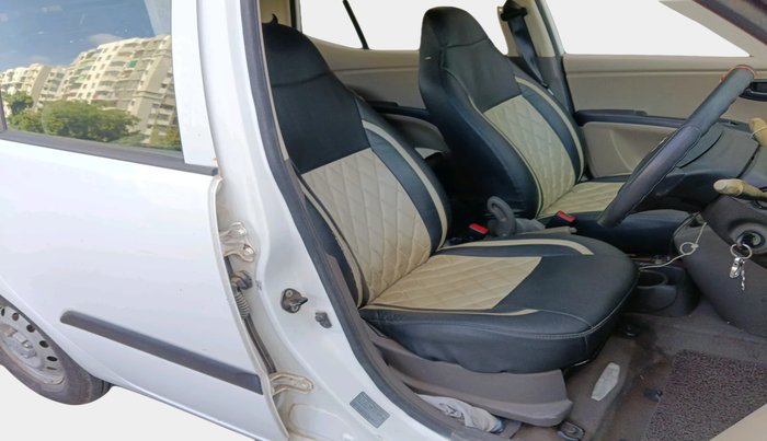 2015 Hyundai i10 MAGNA 1.1, Petrol, Manual, 1,21,516 km, interior