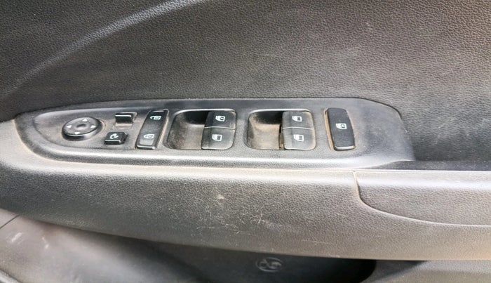 2020 Hyundai VENUE SX 1.5 CRDI, Diesel, Manual, 1,55,271 km, interior